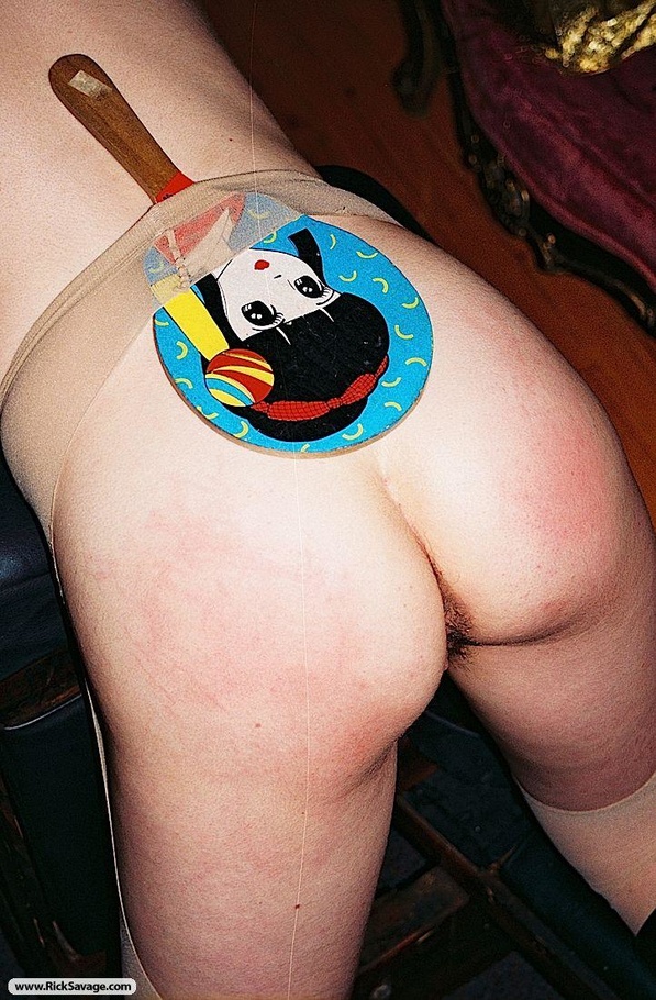 Goth chick in bondage is ready for her puni - XXX Dessert - Picture 2