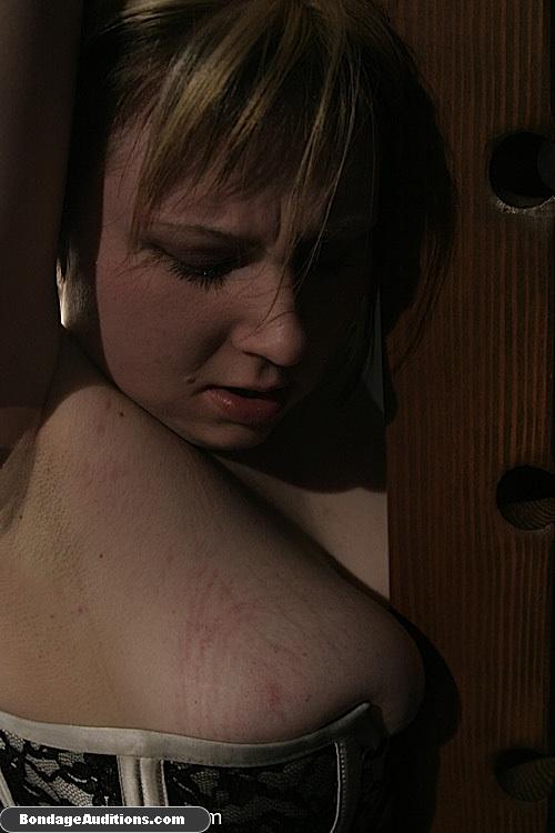 Curvy slut in a corset gets whipped so nice - XXX Dessert - Picture 8