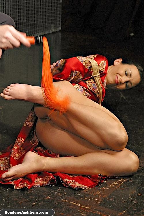 Pretty bondage babe enjoys in a nice waxing - XXX Dessert - Picture 3