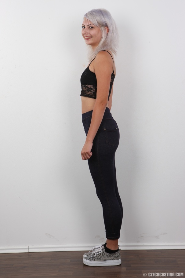 Teen with small tits has perfect posture an - XXX Dessert - Picture 5