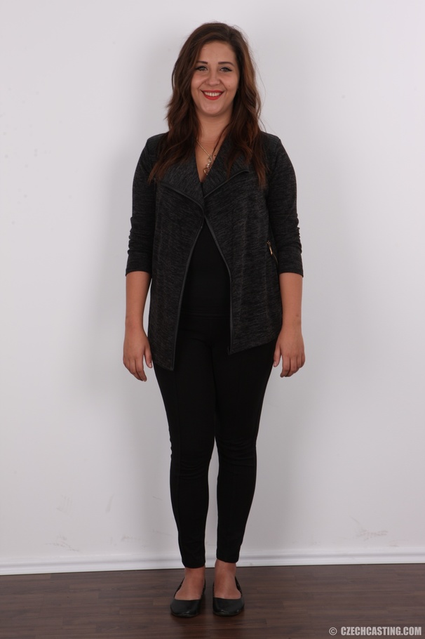 18-year-old brunette is captivating, outgoi - XXX Dessert - Picture 1