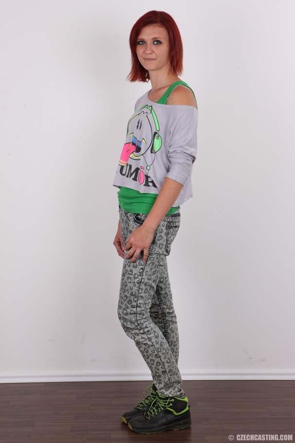 Redheads graphic tee and hot jeans come off - XXX Dessert - Picture 2