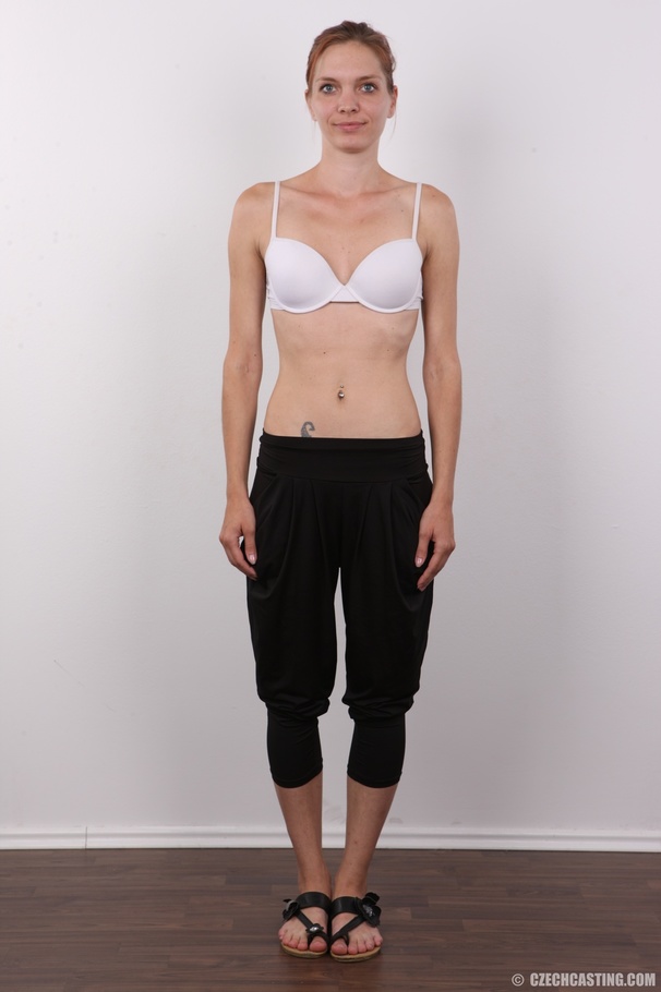 Slender slut with sparse pussy hair holds h - XXX Dessert - Picture 4