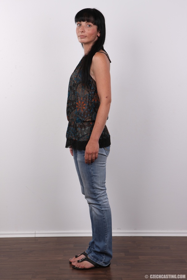 Bimbo with bangs and a cute pussy cares wha - XXX Dessert - Picture 3