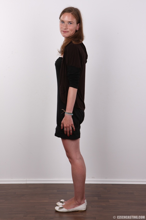 Eager lass with a hot hourglass figure look - XXX Dessert - Picture 3