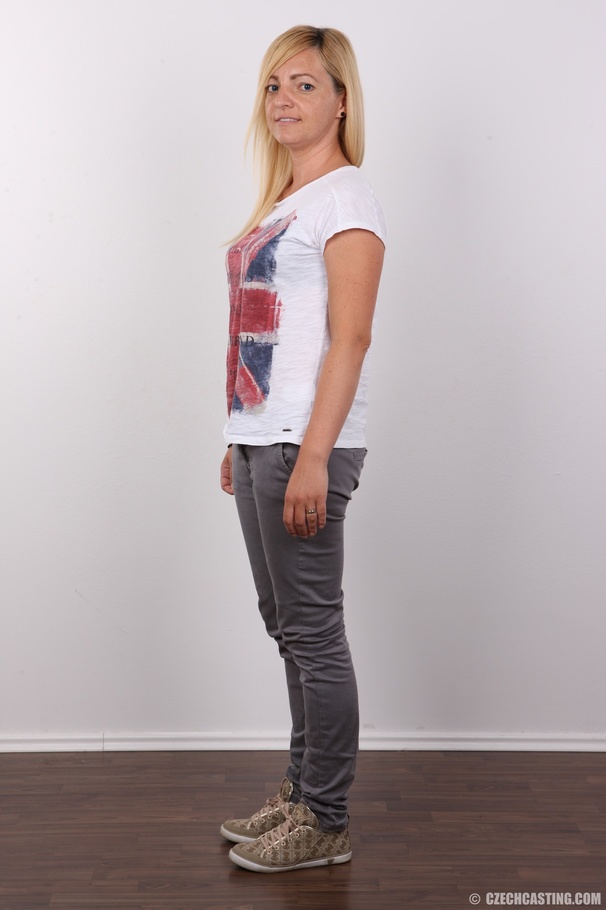 Patriotic MILF with blonde hair wouldnt min - XXX Dessert - Picture 3