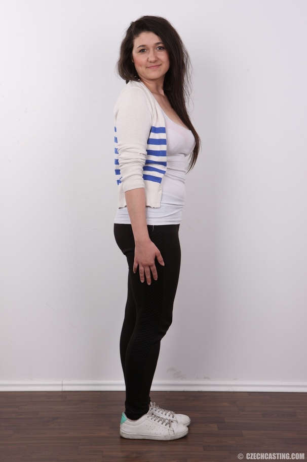 Brunette is above average in size and excee - XXX Dessert - Picture 3