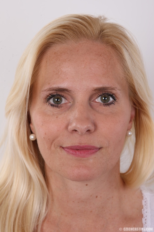 Hot MILF doesnt dress appropriately for her - XXX Dessert - Picture 1