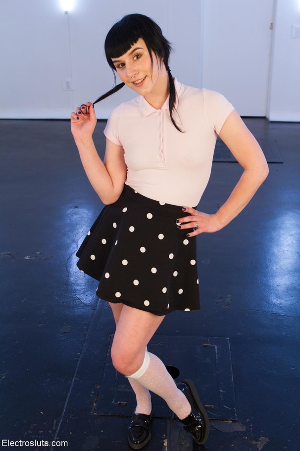 Ass-fisting and handcuffs make this ravishi - XXX Dessert - Picture 1