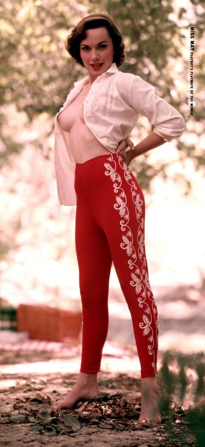 Brunette lady is ready to show her marvelou - XXX Dessert - Picture 2