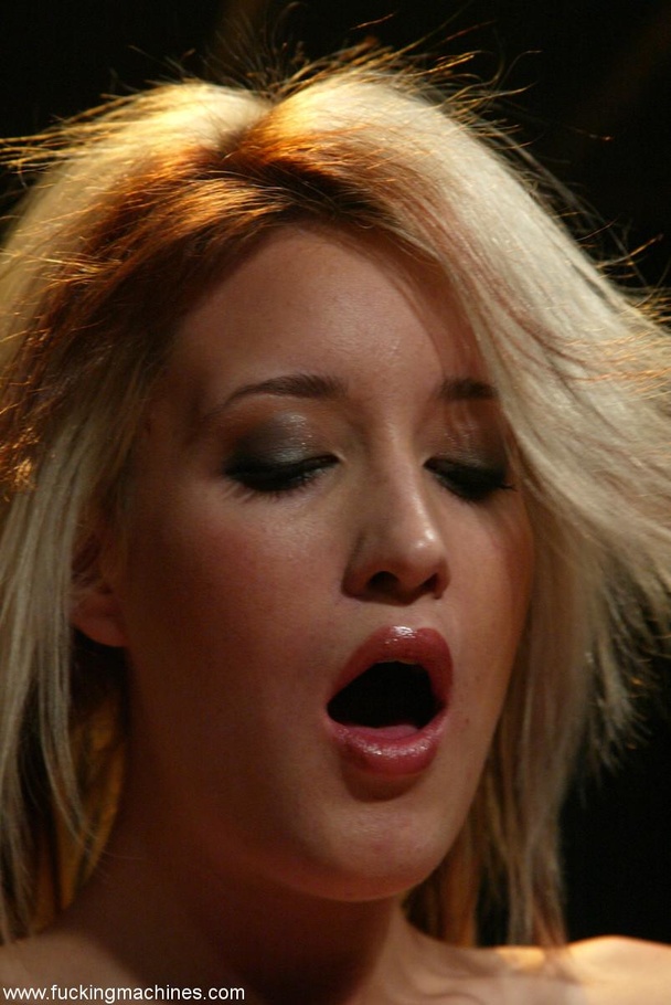 Babe getting pleasure riding on top of sybian machine - XXXonXXX - Pic 3