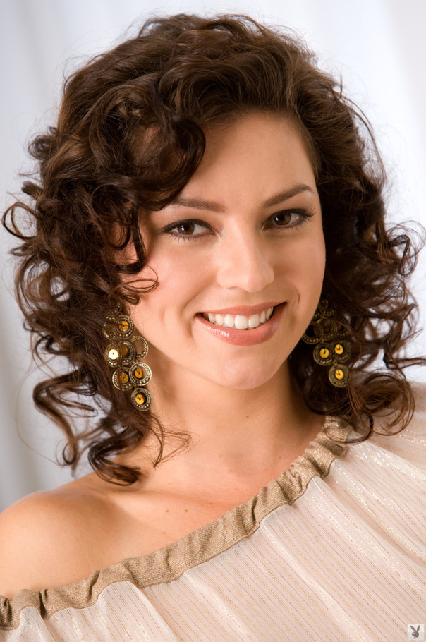 Curly haired brunette chick bares her natur - XXX Dessert - Picture 1