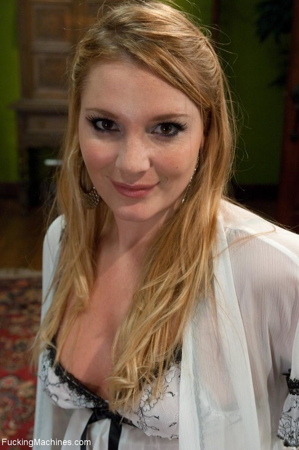 Curby blondie takes off her sexy clothes an - XXX Dessert - Picture 1