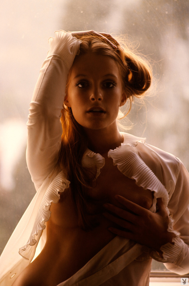 70's Playboy playmate displays her natural  - XXX Dessert - Picture 5