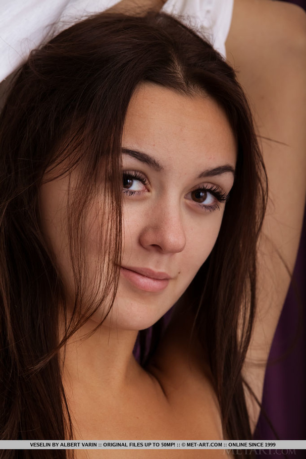 Lovely young hottie pose on a multi-colored - XXX Dessert - Picture 18
