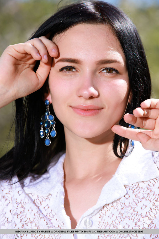 Lovely babe walks by the lake then takes of - XXX Dessert - Picture 2