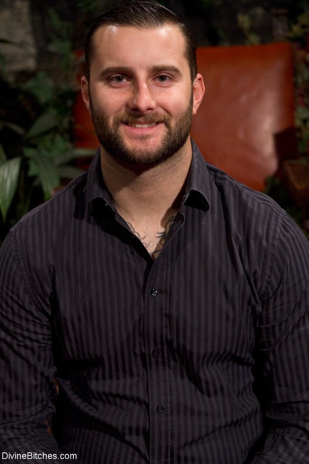 Captivating doll in a black and gold corset - XXX Dessert - Picture 1