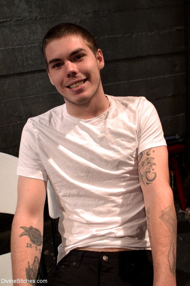 Dark-haired Domme does her thing with a you - XXX Dessert - Picture 1