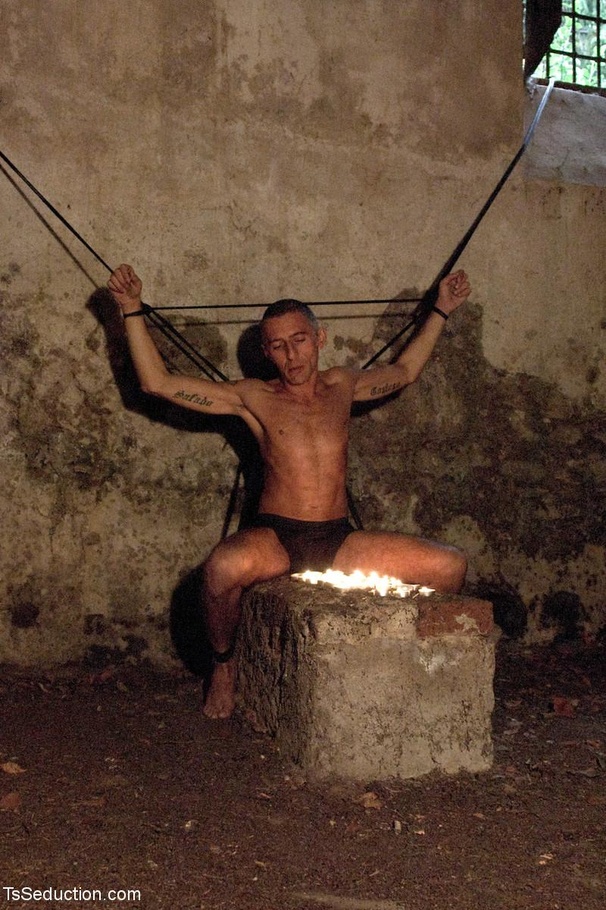 Bound submissive male caters to a stern tra - XXX Dessert - Picture 2