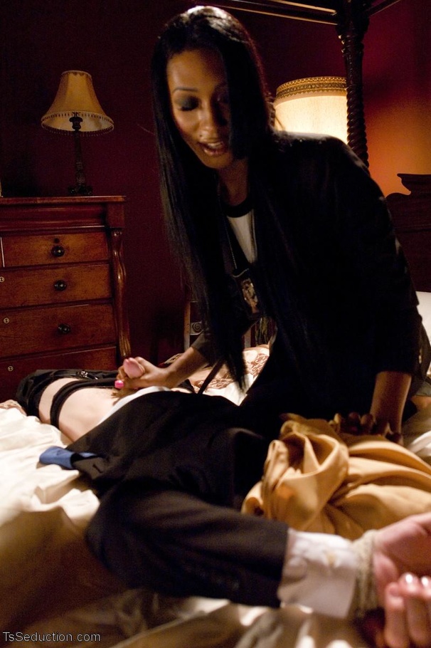 In an elegant bathroom a luscious ladyboy m - XXX Dessert - Picture 2