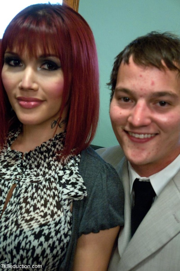 Randy redhead with a raging hard-on uses he - XXX Dessert - Picture 1