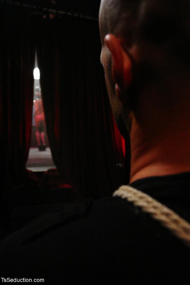 Wild blonde tranny with a partially shaved  - XXX Dessert - Picture 2