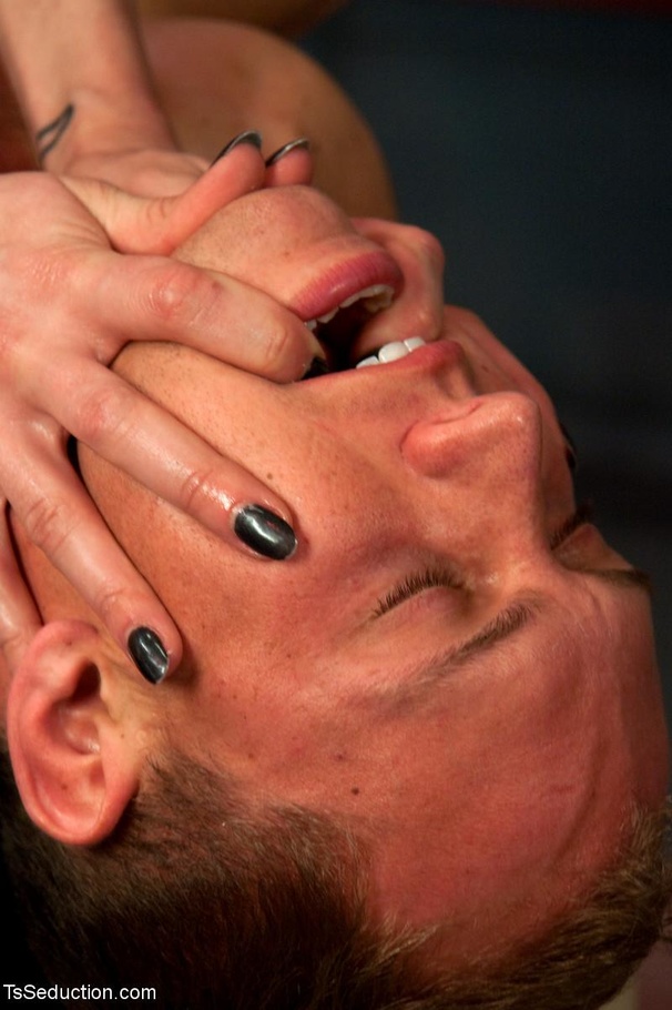 Latex-laden threeway is a blast for a man,  - XXX Dessert - Picture 8