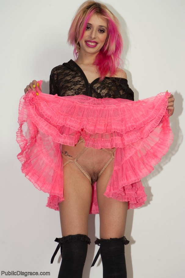 Babe in a sexy black and pink ensemble must - XXX Dessert - Picture 1