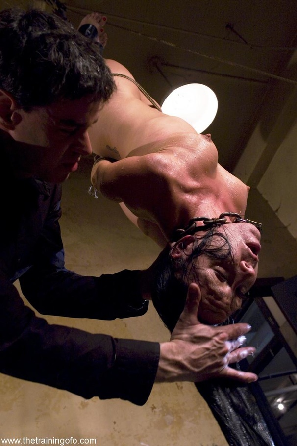 Bruised bitch’s eyes are as wide as saucers - XXX Dessert - Picture 10