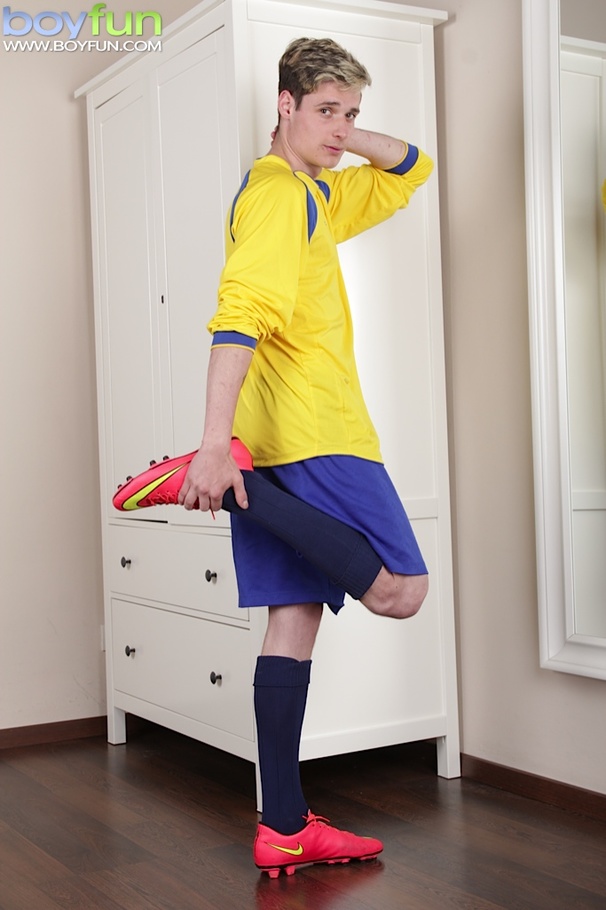 Adorable soccer twink with small cock fingers his tight ass for you - XXXonXXX - Pic 2