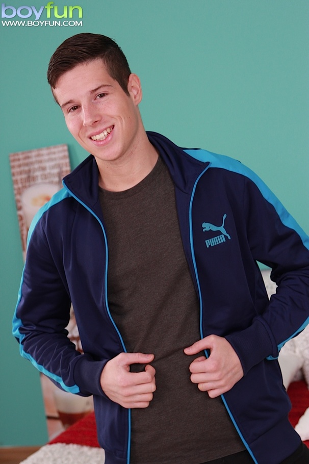 Athletic Jirica Cerveny rubs out a huge load onto his hard muscular stomach - XXXonXXX - Pic 1