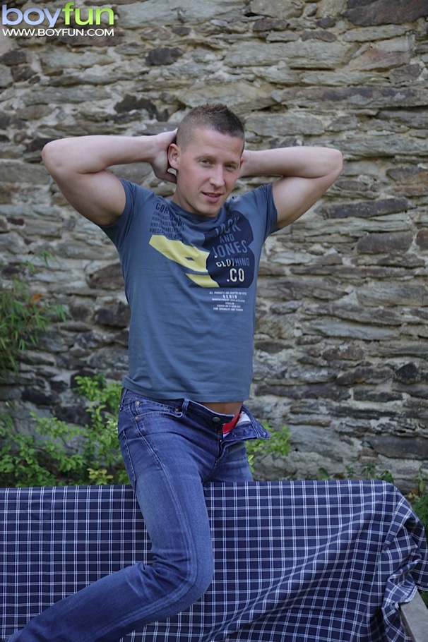 Super fit Michael strokes his thick cock and blows his load outside - XXXonXXX - Pic 3