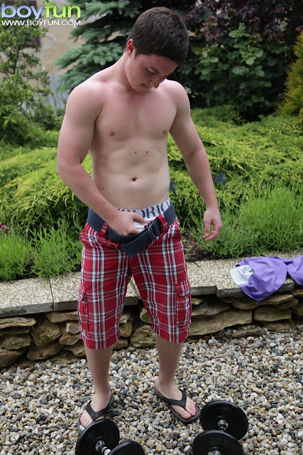 Young weight lifting cutie flexes his firm ass and rubs his cock - XXXonXXX - Pic 5