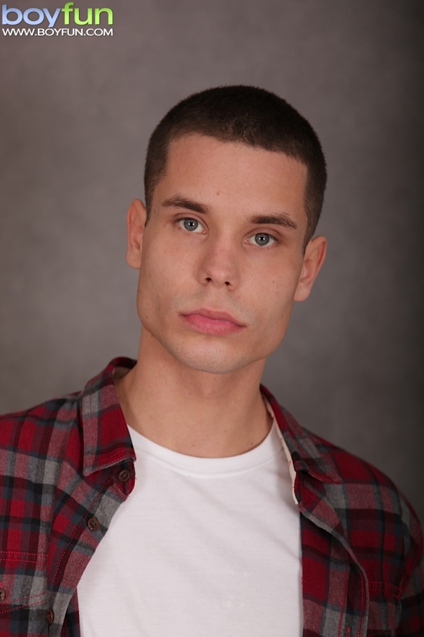 His hard abs are perfect to unload cum on it and suck his dick - XXXonXXX - Pic 2