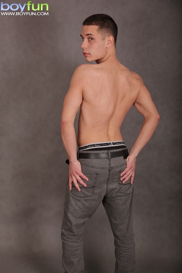 His hard abs are perfect to unload cum on it and suck his dick - XXXonXXX - Pic 6