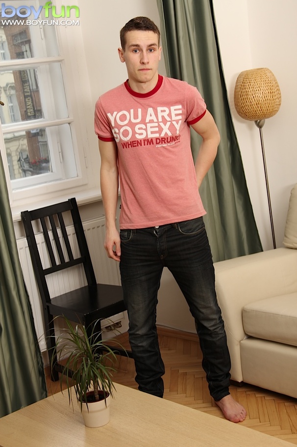 This slutty gay spreads his buttocks on his white sofa and plays rough - XXXonXXX - Pic 1