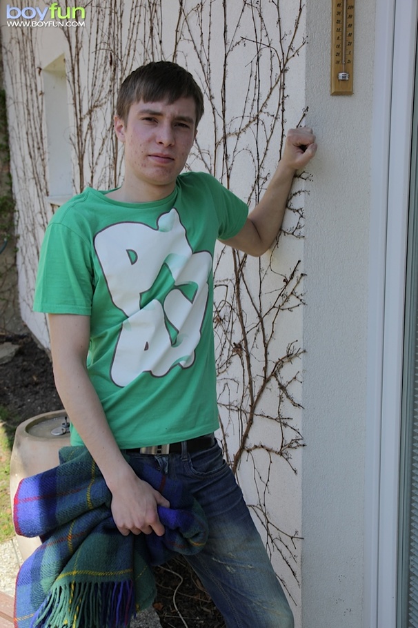 Nice homo plays with his crap hole outdoors and wishes a good fuck - XXXonXXX - Pic 2
