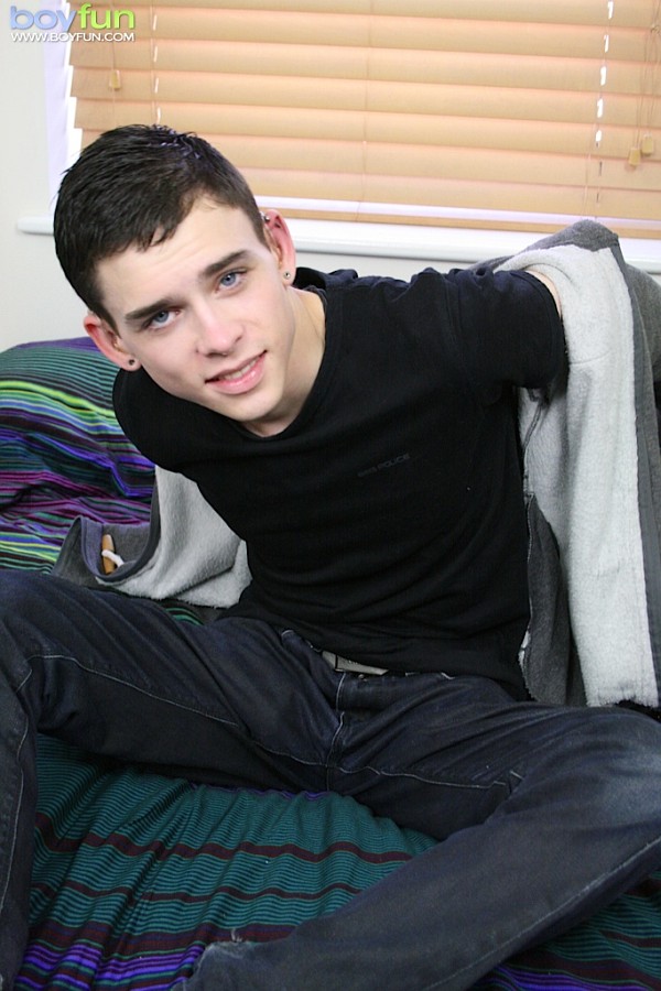 Watch every feature of this cute lad and enjoy how he jerks off - XXXonXXX - Pic 2
