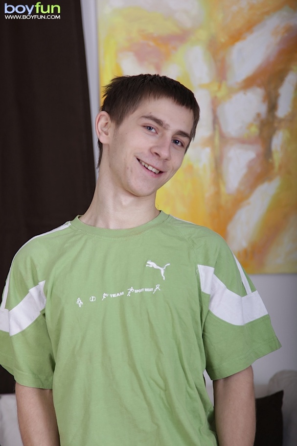 Obscene dude gets so hard and shows off his abs and jacks off - XXXonXXX - Pic 1