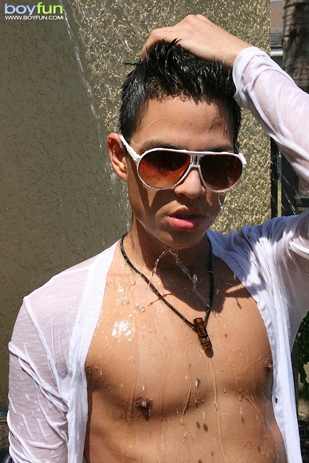 Horny latin lover flashes his tanned skin and gets smutty - XXXonXXX - Pic 12