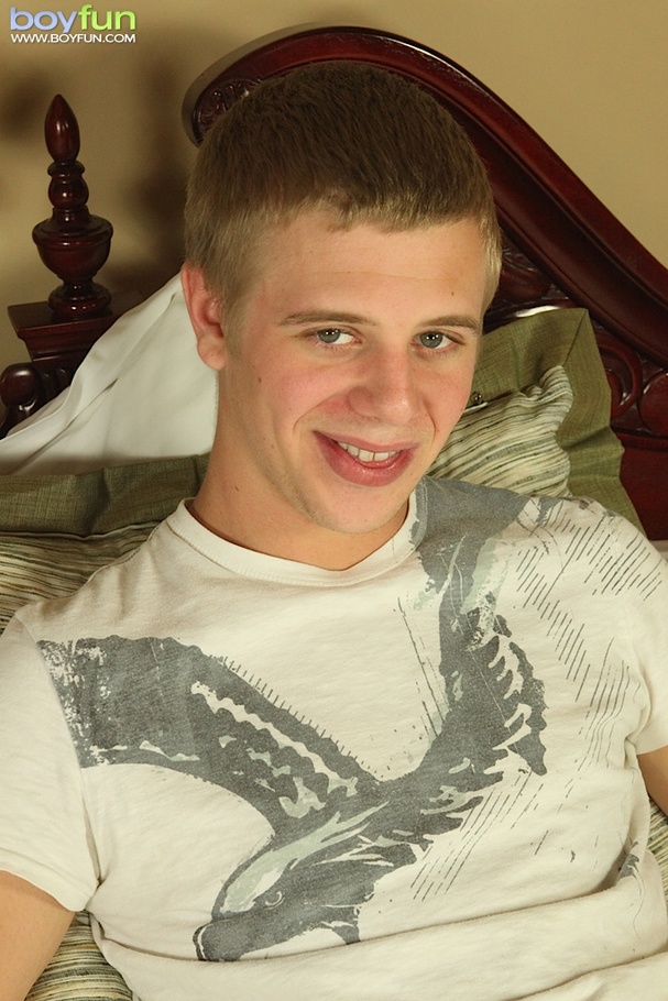 Sensual dude flashes his delicious crap hole and peels off his dick - XXXonXXX - Pic 1