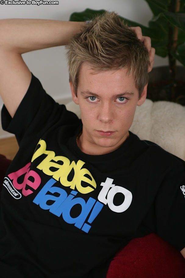 This skinny homo isn’t afraid of undressing on his bed and jacking off - XXXonXXX - Pic 2