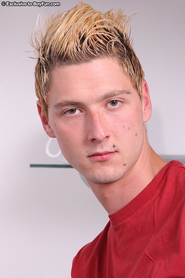 Horny blonde guy teases and shows his amazingly sexy asshole - XXXonXXX - Pic 2