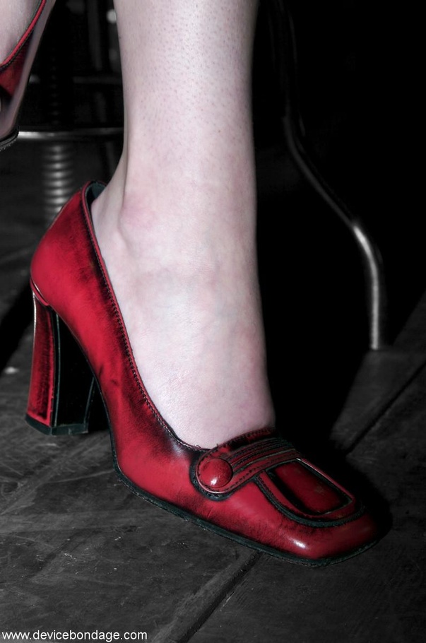Her sexy bird tattoos might look familiar, but this slave’s latest antics are all brand new. - XXXonXXX - Pic 2