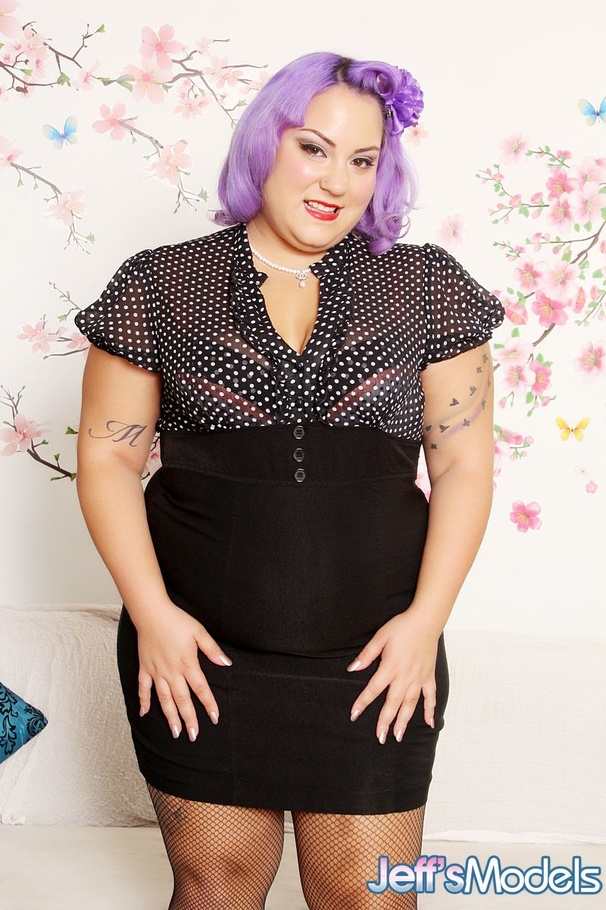 Chubby purple hair babe in black dress and stockings - Picture 1