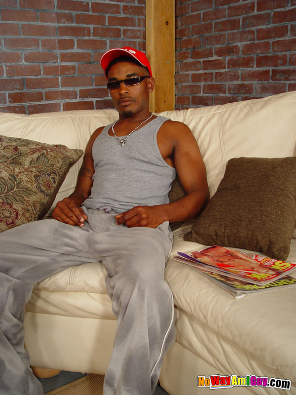 Fit ebony dude fingers his ass and jerks hi - XXX Dessert - Picture 1