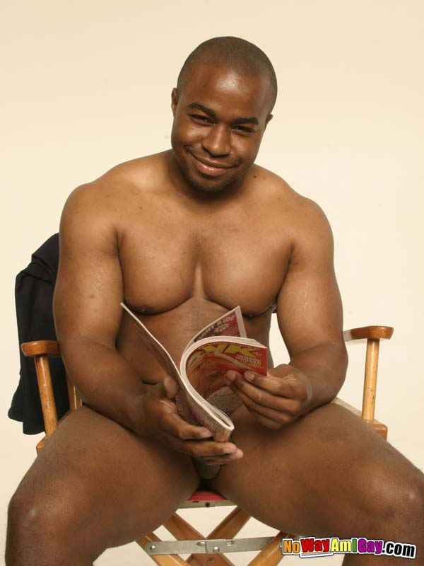 Black guy with muscular build shows of his  - XXX Dessert - Picture 10