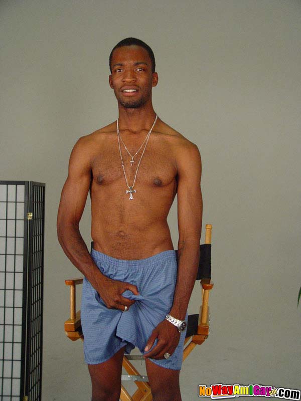 Slim ebony man shows off his muscles and as - XXX Dessert - Picture 5