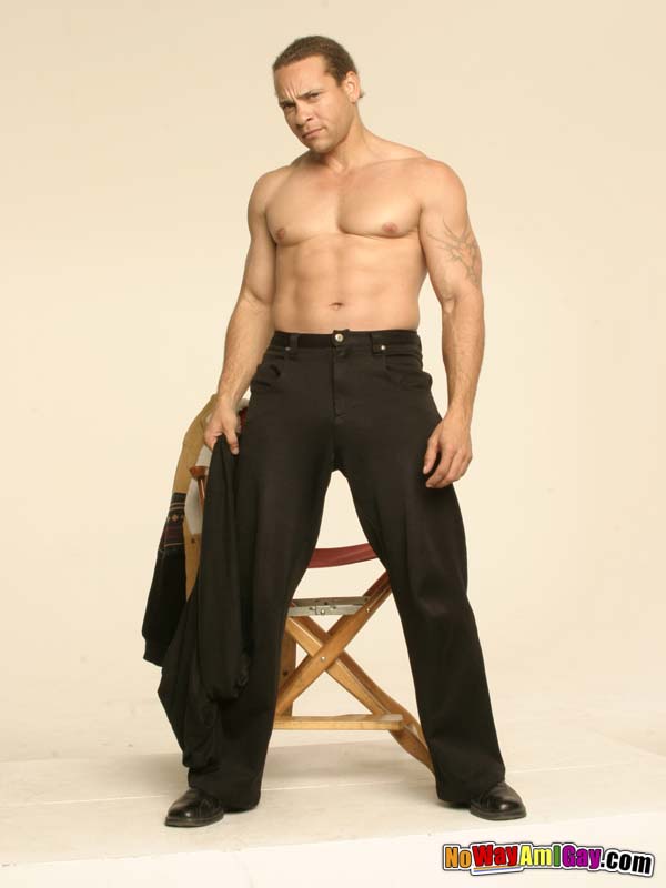 Ripped matured man strips down and strokes  - XXX Dessert - Picture 5