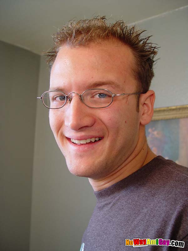 White hunk with glasses lubes his dick up a - XXX Dessert - Picture 2